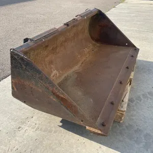 John Deere 5' Utility Bucket
 UNRESERVED