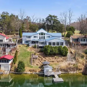 Home for Sale at Auction on Claytor Lake