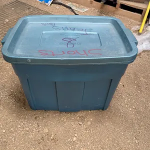 Rubber Maid Storage Tub