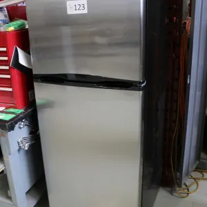 Small Frigidaire fridge/freezer, 60"h x 24"w x 25"d.