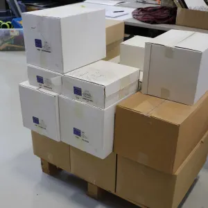 Pallet lot of envelopes.   Pallet was wrapped and stacked after lotting, previewing by photos only.