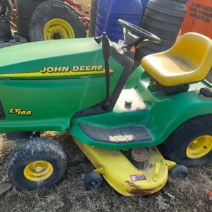 John Deere LT166 Riding Lawn Mower