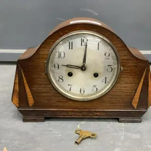 VINTAGE MANTEL CLOCK W/ KEY