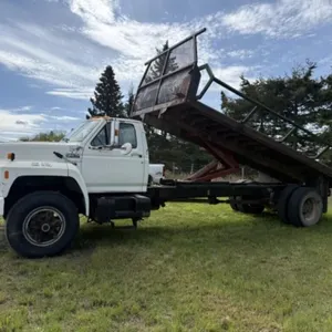 1994 Ford F700 Bale Truck