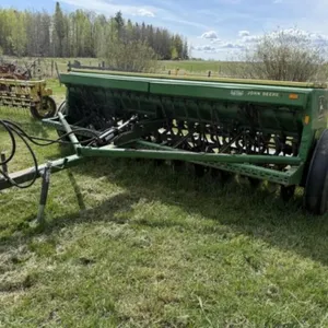 John Deere (JD) 8300 Seed Drill - VERY CLEAN
