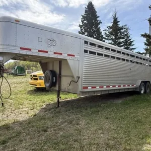1997 Featherlite 24' Gooseneck Stock Trailer