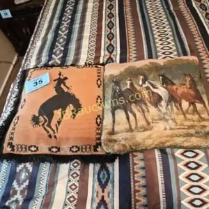 2 PILLOWS 2 X BID
