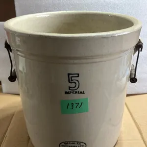 5 Gal. Medalta Crock
