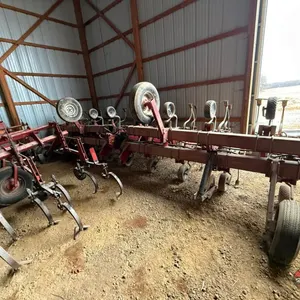 CaseIH 1830 16 Row Cultivator - Deer Park WI