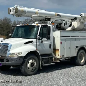 2005 International 4300 bucket truck