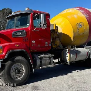 2016 Western Star 4700SF ready mix truck