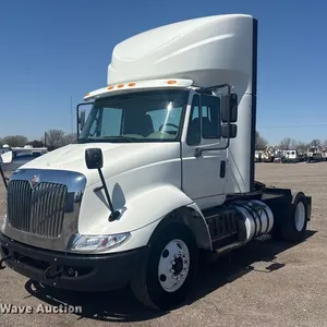 2017 International 8600 SBA semi truck