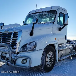 2014 Freightliner Cascadia semi truck