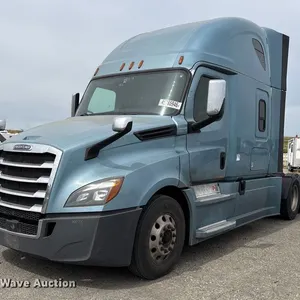 2020 Freightliner Cascadia semi truck