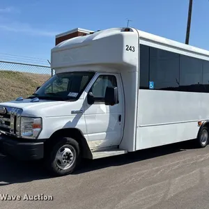 2013 Glaval E450 Super Duty transit bus