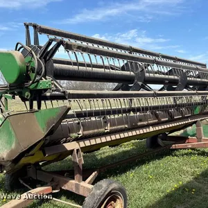 John Deere 920 rigid head