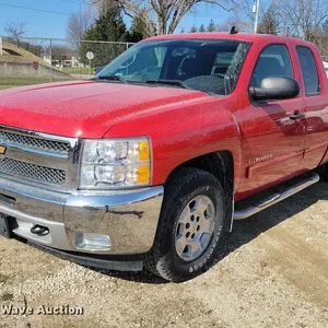 2013 Chevrolet  Silverado 1500 Ext. Cab pickup truck