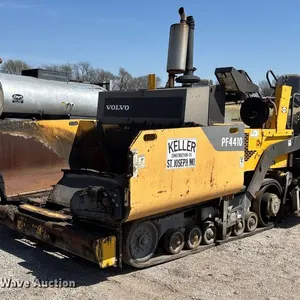 2011 Volvo PF4410 paver