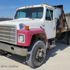 1987 International  S1900 flatbed truck