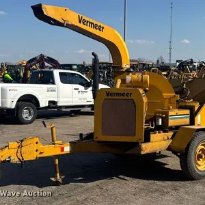 2005 Vermeer BC1230 wood chipper