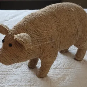Woven D�cor Pig