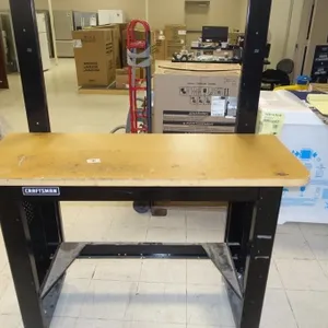CRAFTSMAN WORKBENCH