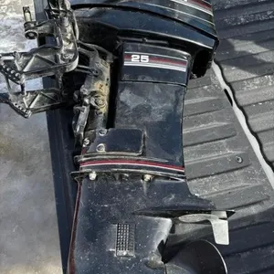Mercury 25 HP Outboard Motor lightly used