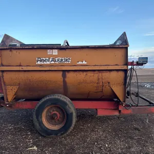 Kuhn Knight Reel Auggie 2375 Feeder Wagon