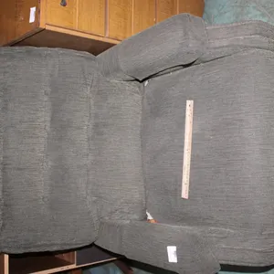 Recliner Chair Measures 31 x 35 x 40