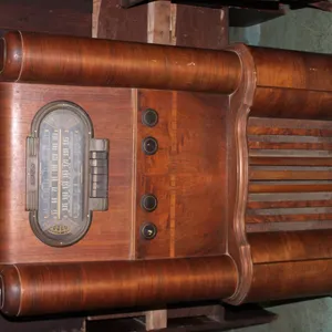 Vintage RCA Victor Stereo Measures 26 x 16 x 42
