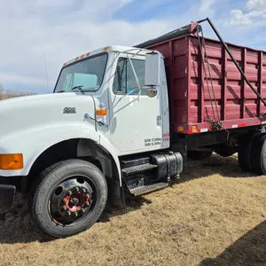 1998 INTERNATIONAL 4700 DT466E 5-TON, AUTOMATIC TRANSMISSION, 7.6L GAS ENG., TRUCK W/ DUMP BOX, 155,334 MILES SHOWING, S/N 1HTSCAAM6XH604688