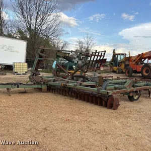 John Deere 724 mulch finisher