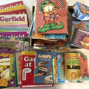 Garfield Books, DVDs, VHS Tapes, Folders, Gift