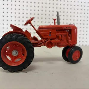 Case VAC tractor by ERTL