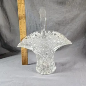 L.E.Smith Decorative Cut Glass Daisy Button Basket