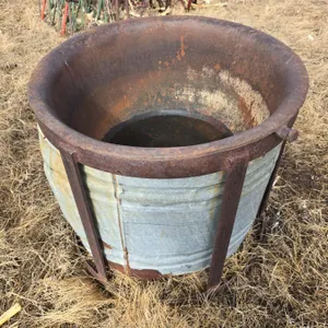 Cast Iron No 40 Cauldron  (32"Dia x 20"D) (Frame : 28"H)