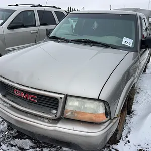 2001 GMC SONOMA EXT CAB SHORT BOX TRUCK