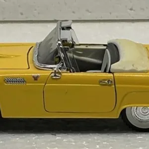 Nice Die-Cast 1955 Ford Thunderbird Toy Car