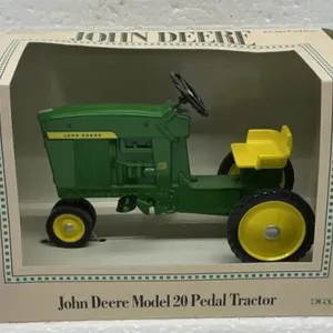 NIB John Deere Model 20 Toy Pedal Tractor 1:8