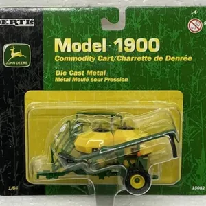 NIP ERTL John Deere 1900 Commodity Cart Clean