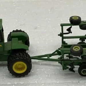John Deere 4WD 8850 Tractor W/550 Mulch Master
