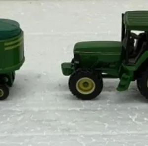 Lot of 4 John Deere Toys-4955-7800-Manure-Buster