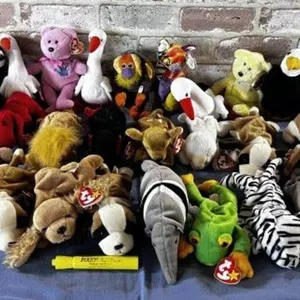 COLLECTION OF 34 ASSORTED BEANIE BABIES