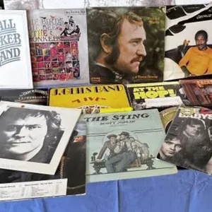 17 PCS ASSORTED VINTAGE RECORD ALBUMS / ASSORTED