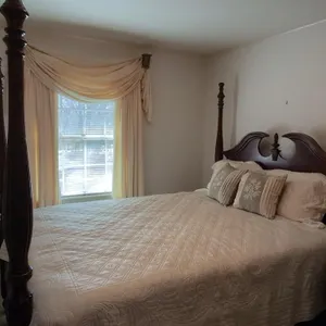 Queen 4 poster bed with bedding, mattress & Box
