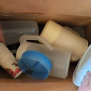 Misc pitchers, plasticware