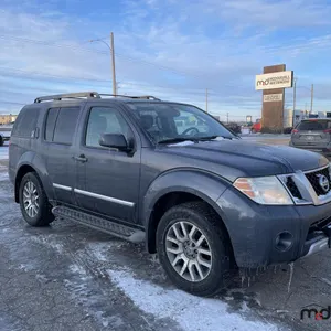2010 Nissan Pathfinder LE SUV