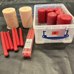 Tote of pilar, taper candles