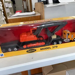 PETERBILT 379 TRUCK & TRAILER w/ TRACKHOE 1:32 SCALE MODEL