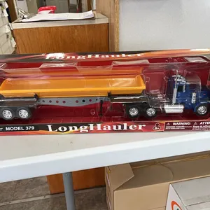 PETERBILT 379 TRUCK & GRAVEL TRAILER 1:32 SCALE MODEL